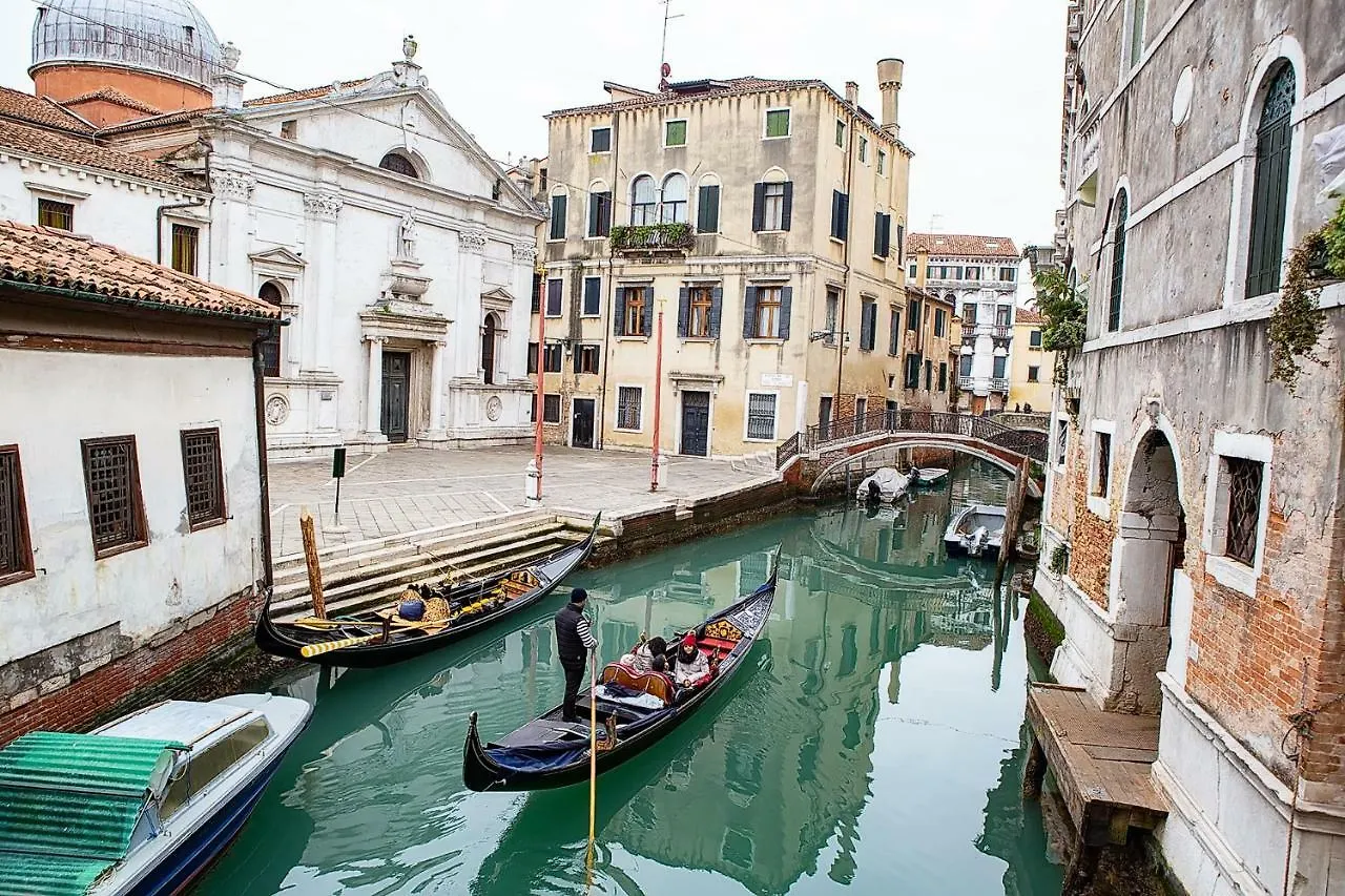 Pink House In Venice City Center Italy